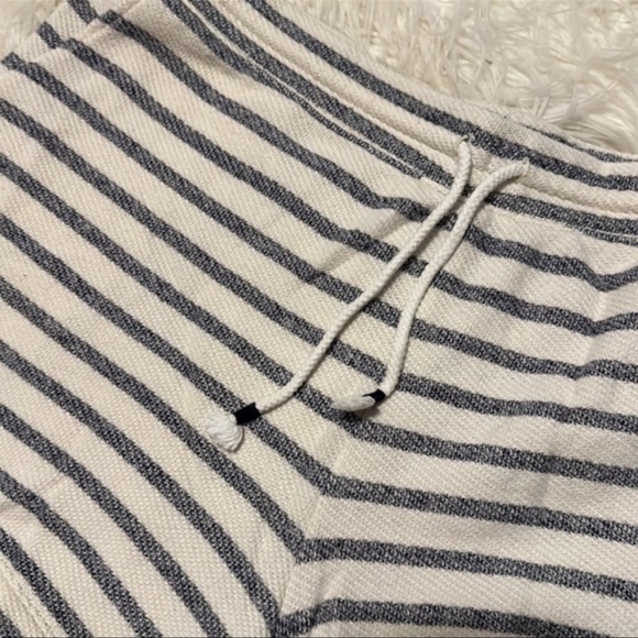 Terry cloth stripe beach shorts old navy XL - Picture 4 of 5
